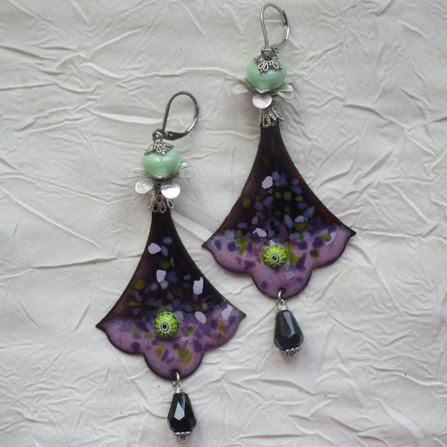 Ravissantes boucles d’oreilles en cuivre émaillé et perles en verre de murano