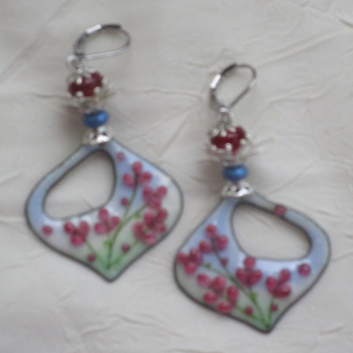 Ravissantes boucles d’oreilles en cuivre émaillé et perles en verre de murano