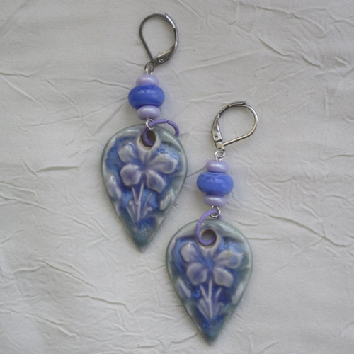 Ravissantes boucles d’oreilles en céramique artisanale et perles en verre de murano