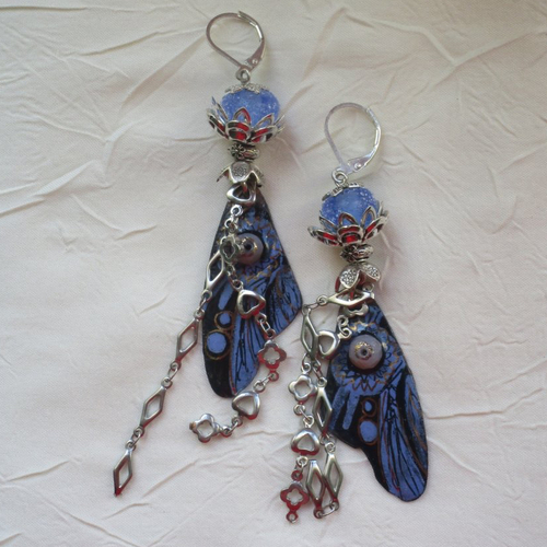 Ravissantes boucles d’oreilles en cuivre émaillé et perles en verre de murano