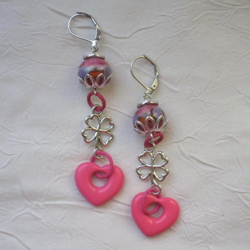 Ravissantes boucles d’oreilles en verre de murano et métal laqué