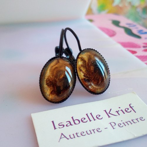 Boucles oreilles dormeuses avec cabochons ovales verre peint par artiste,marron or nacre noir,cadeau fete anniversaire noel