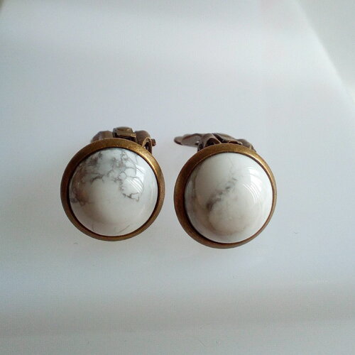 Clips oreilles laiton bronze avec cabochons ronds 10mm howlite pierre precieuse,cadeau fete anniversaire noel,boho bobo gothique