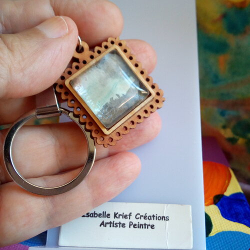 Porte cle carre en bois avec aquarelle authentique,peint par artiste,cabochon verre loupe,chaine et anneau en metal argente,fait en france