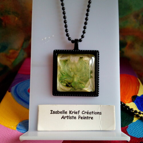 Pendentif carré laiton noir et cabochon en verre peint vert chartreux nacre blanc par artiste,fait mains en france,chaine boule,cadeau fete
