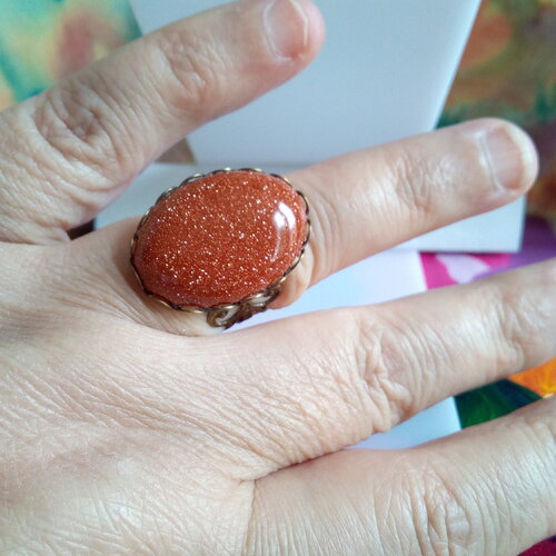 Bague pierre de soleil,cabochon oval 18x25mm avec anneau ajustable en laiton bronze filigrane fleuri lys royal,cadeau fete anniversaire noel