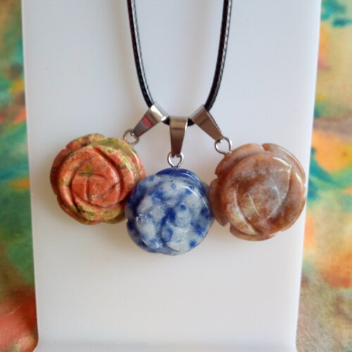 Pendentif fleur pierre precieuse oeil de tigre quartz rose aventurine onyx sodalite quartz blanc unakite, beliere acier inoxydable