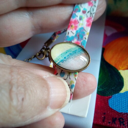 Bracelet coton liberty avec cabochon en verre ovale aquarelle,bleu jaune rose,par artiste peintre française