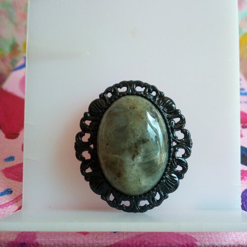 Labradorite,broche laiton noir fleurie fermoir epingle avec cabochon oval 18x25mm,pierre precieuse,quartz gris bleute,cadeau fete
