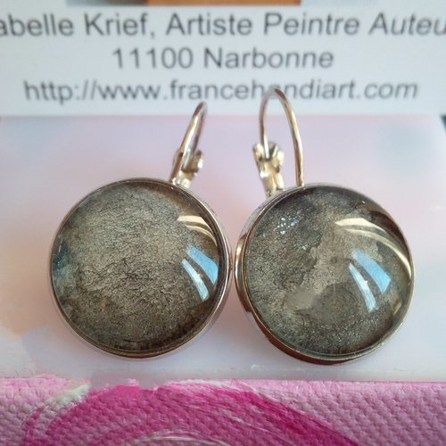 Aquarelle originale artiste peintre française,boucles oreilles dormeuses argente avec cabochons ronds gris noir ciel nuageux