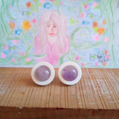 Amethyste,clous oreilles bois blanc tige acier avec cabochons ronds,pierre fine precieuse,cadeau fete anniversaire noel,boho bobo