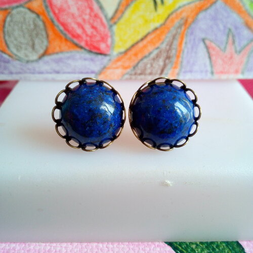 Lapis lazuli,clous oreilles laiton avec cabochons ronds,pierre precieuse,fait mains en france,cadeau fete anniversaire noel
