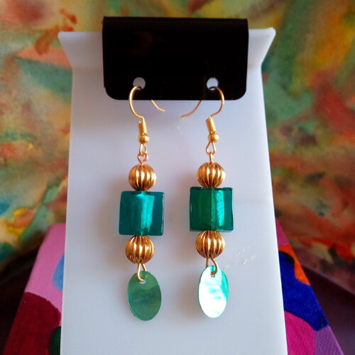 Boucles oreilles perle verre carre lampswork avec perles rondes et crochets plaque or,breloques nacre,cadeau fete anniversaire noel