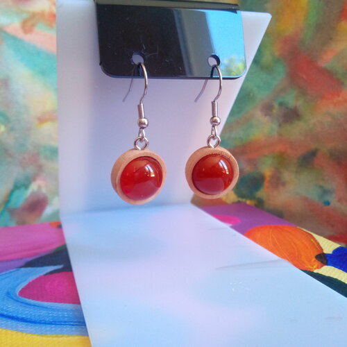 Cornaline,boucles oreilles en bois naturel avec cabochons ronds,pierre fine precieuse rouge,crochets acier ,fait mains en france