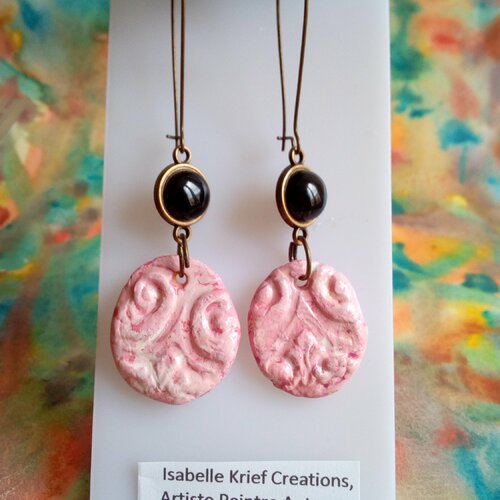 Boucles oreilles pendentifs onyx noir et breloques ceramique vieux rose,crochets longs,cadeau fete anniversaire noel,fait mains en france