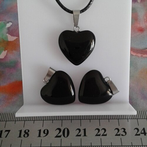 Pendentif coeur pierre precieuse onyx noir avec beliere acier inoxydable