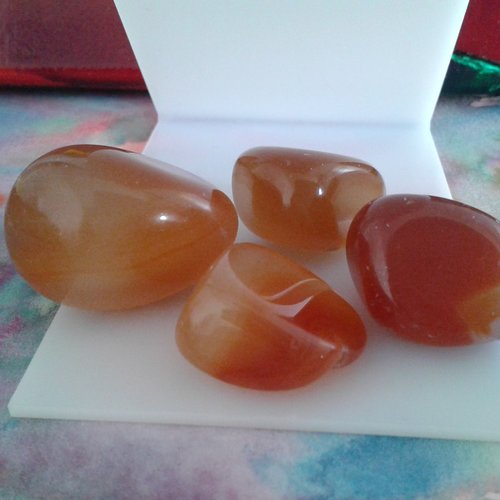 Agate roulée rouge orange quartz pierre fine precieuse,20 a 30 mm,lithotherapie energie positive