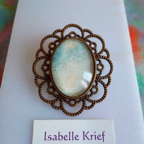 Broche laiton avec cabochon oval aquarelle,fermoir epingle,fleuri filigrane,cadeau fete anniversaire noel,fait mains en france par artiste