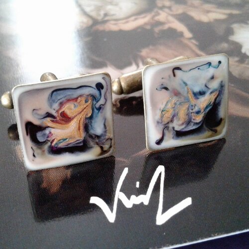 Fantastique boutons manchettes carrés,peints par artiste française,gothique hippie boheme,bleu or blanc gris violet