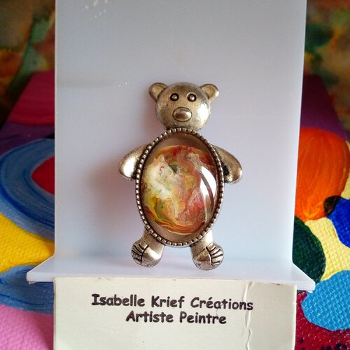 Broche ours laiton argente vieilli avec cabochon oval verre peint par artiste,fermoir epingle,fait mains en france,cadeau fete anniversaire