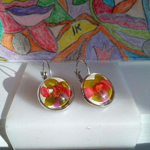 Peint artiste isabelle k,boucles oreilles dormeuses laiton rhodie avec cabochons ronds vert rouge violet blanc,cadeau fete anniversaire noel