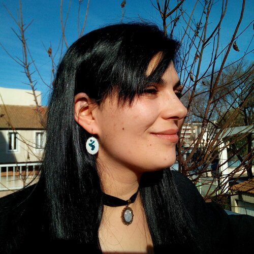 Peint artiste francaise,dormeuses ovale laiton bronze,boucles oreilles,bleu turquoise blanc,cadeau fete anniversaire noel,boho bobo