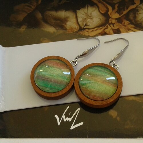 Aquarelle originale ,boucles oreille bois rond,rouge marron vert,crochets acier,bobo boho gothique,cadeau fête