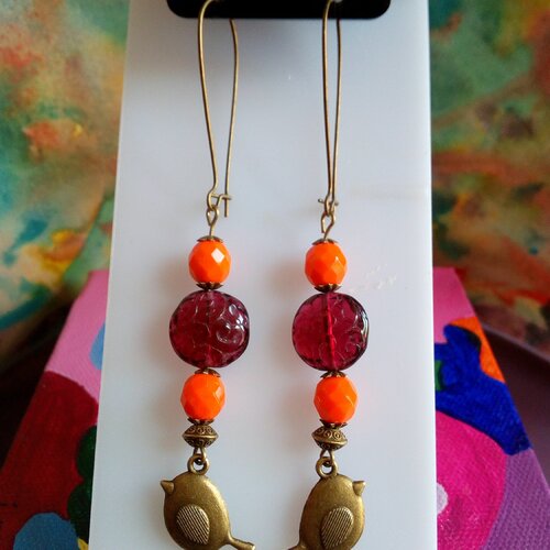 Boucles oreilles laiton bronze avec perles rondes en verre tchèque et breloques oiseaux,fermoir crochet long,cadeau fete anniversaire noel