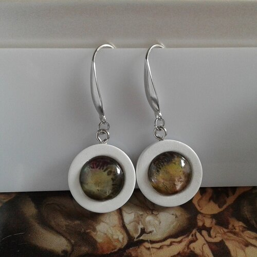 Boucles oreilles rondes en bois blanc avec aquarelle ,fait mains en france,crochet acier,cadeau fete anniversaire noel