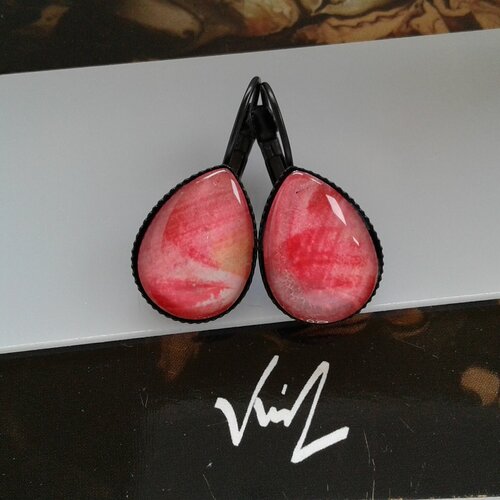 Peint artiste française,dormeuses noir rouge,cabochon goutte 13x18mm,aquarelle,fait mains en france,boho bobo gothique,victorien baroque