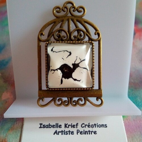 Verre peint art contemporain,broche cage laiton bronze avec cabochon carré noir et blanc,fermoir epingle