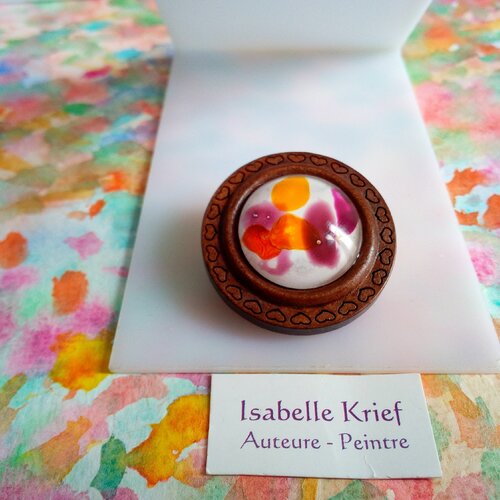 Broche en bois coeurs graves fermoir epingle cabochon rond 20mm verre peint par artiste, fait mains en france,cadeau fete anniversaire noel