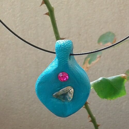Pendentif goutte citrine,cristal rose,bleu jaune,fait mains en france,cadeau fete,bijou argile peinture,art contemporain