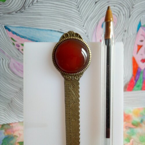 Marque page laiton bronze regle graduee feuillage fleuri avec cabochon rond cornaline quartz pierre fine rouge,accessoire livre