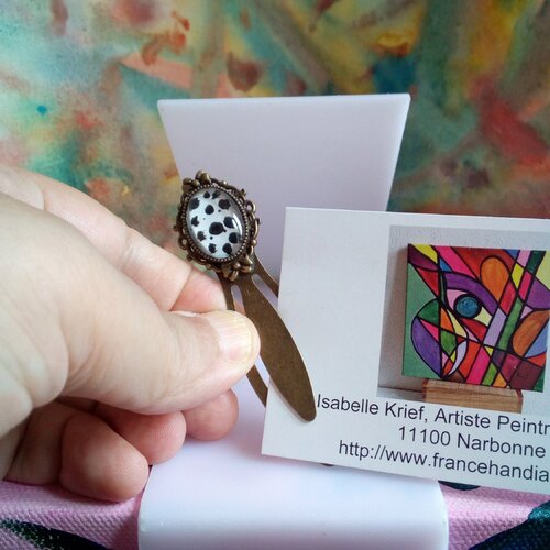Peint par artiste francaise,marque page bronze avec noeud et cabochon oval tachete noir et blanc ooak,fait mains en france,cadeau fete