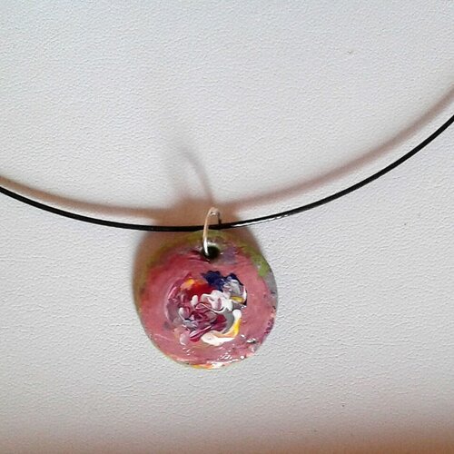 Pendentif rond en ceramique peint,vert rose rouge,bleu blanc mauve,fait mains en france,cadeau fete noel