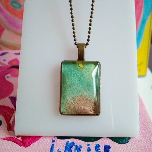 Collier pendentif rectangle,aquarelle française,vert jaune rouge bleu marron,chaine boule laiton,cadeau fete anniversaire