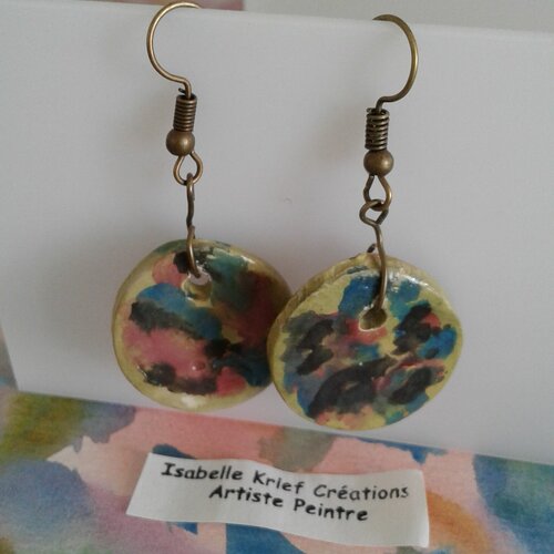 Argile naturelle,boucles oreilles crochets avec pendentifs palets ronds peinture vert rose bleu,fait mains en france