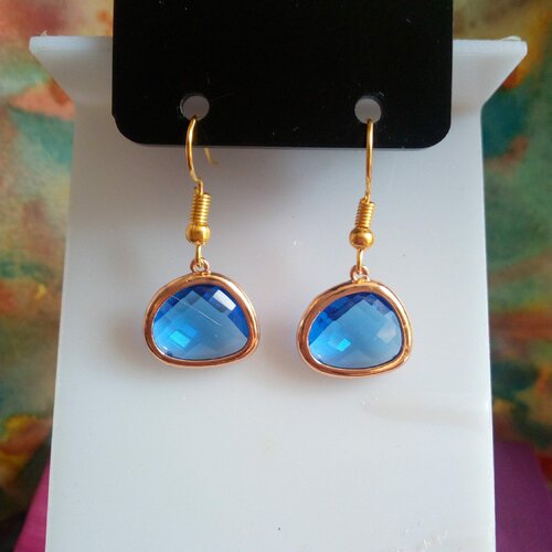 Boucles oreilles pendantes plaque or avec pendentif cristal bleu,crochet oreilles percees,cadeau fete anniversaire noel