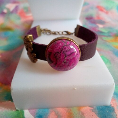 Onyx rose,bracelet manchette ajustable cuir avec cabochon rond pierre gemme,fermoir et camé en laiton,fait mains en franc