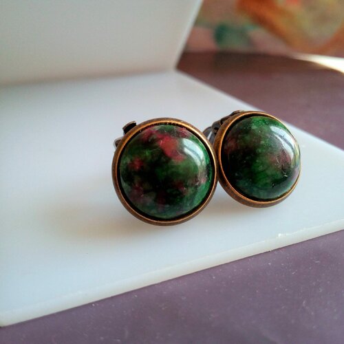 Rubis zoisite,clips oreilles laiton bronze et cabochons ronds,pierre precieuse rose vert,fait mains en france,cadeau fete anniversaire