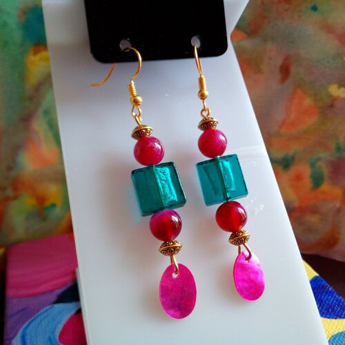 Agate rose,boucles oreilles plaque or avec perles verre carre lampswork,sequins nacre,crochets,cadeau fete anniversaire noel