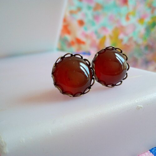 Cornaline,clous oreilles laiton avec cabochons ronds, quartz pierre fine,fait mains en france,cadeau fete anniversaire noel