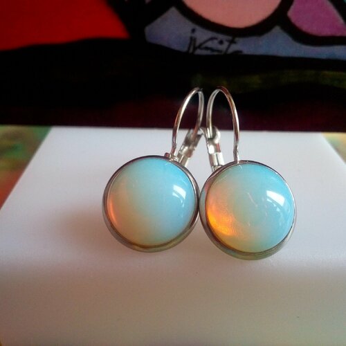 Opale,dormeuses rhodiées,oreilles percées,cabochon rond 12mm,pierre fine semi precieuse,bijou femme unisex,cadeau bobo boheme gothique