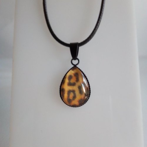 Pendentif laiton noir avec cabochon goutte 13x18mm imprime leopard,cordon coton cire et fermoir mousqueton,fait mains en france,cadeau fete