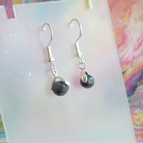 Boucles oreilles crochets argent 925 et labradorite,quartz pierre fine,gris bleute,perles rondes 6mm facettes,fait mains en france