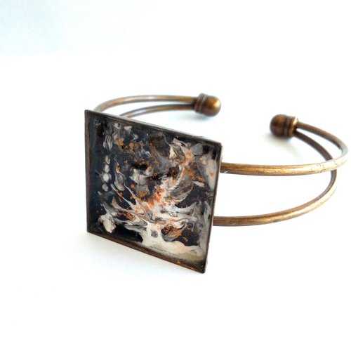 Peinture acrylique fluide,bracelet jonc laiton bronze avec cabochon carré 25mm, art abstrait fantastique noir blanc et poudre d'or
