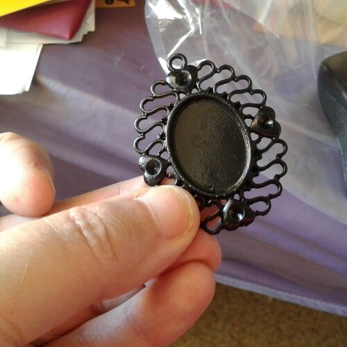 18x25mm,base pendentif noir,collage cabochon oval,fond plat,verre image fimo,coeurs ajoure,fourniture bricolage mercerie,gothique