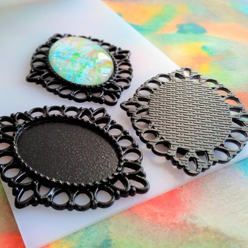 18x25mm,base pendentif noir,collage cabochon oval,fond plat,verre image fimo,fleur lys ajouré,fourniture bricolage mercerie,victorien boho