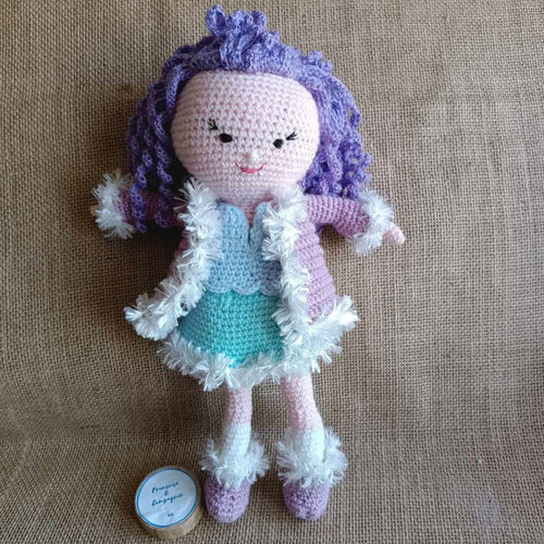 Louise, la poupée au crochet